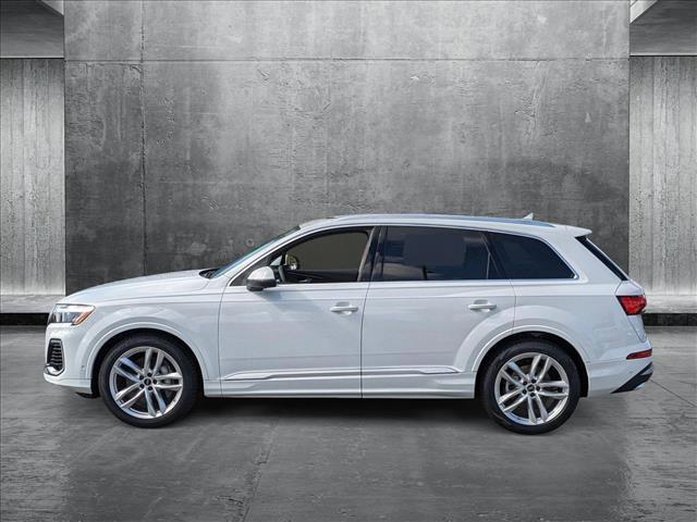 new 2025 Audi Q7 car, priced at $76,570