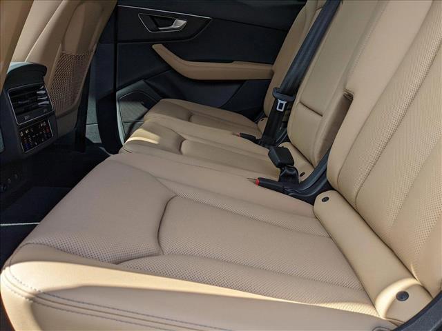 new 2025 Audi Q7 car, priced at $76,570