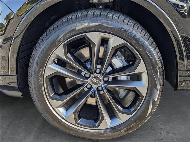 new 2025 Audi Q7 car, priced at $76,985