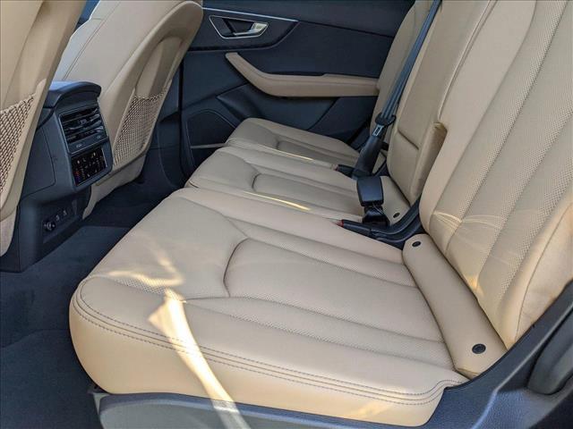 new 2025 Audi Q7 car, priced at $76,985