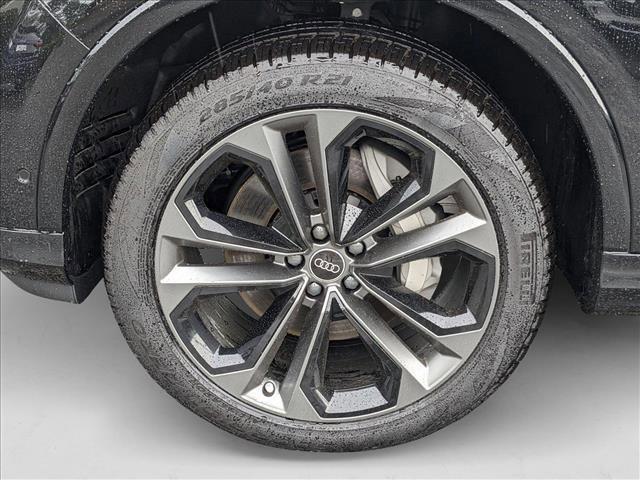 new 2025 Audi Q7 car, priced at $77,750