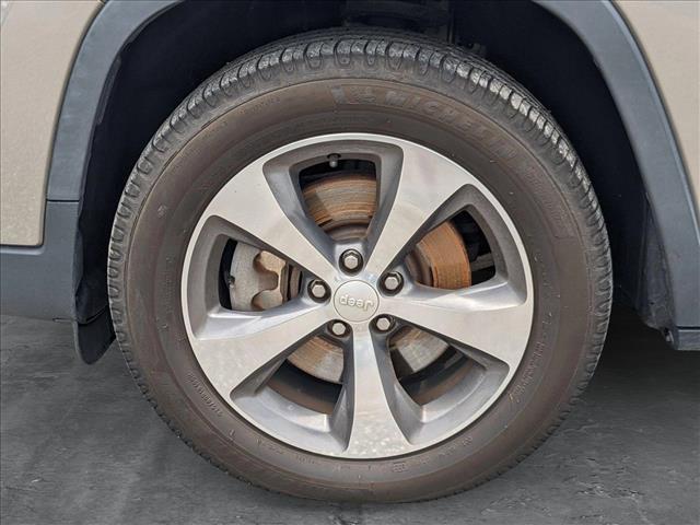 used 2019 Jeep Cherokee car, priced at $16,799