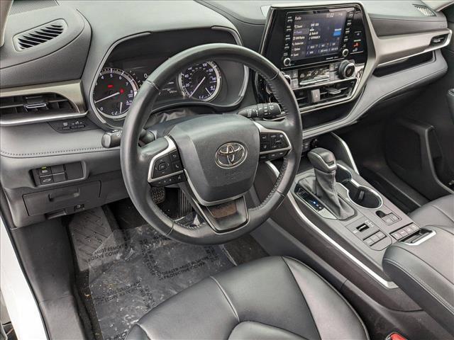 used 2022 Toyota Highlander car, priced at $31,489