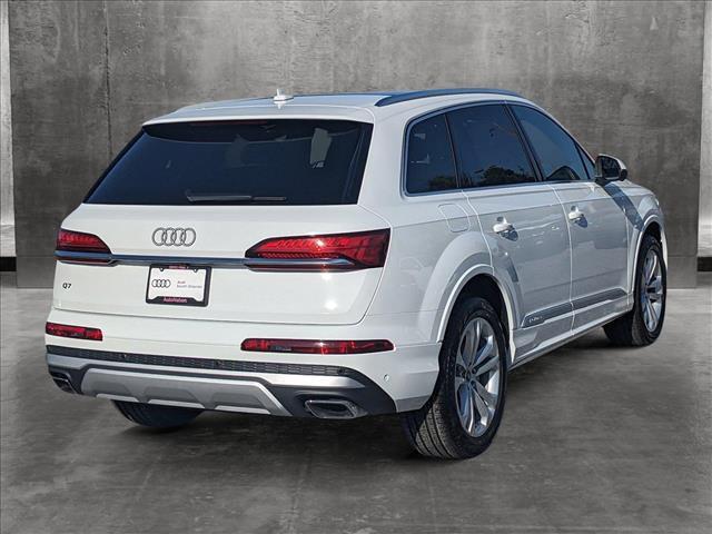 new 2025 Audi Q7 car, priced at $69,975