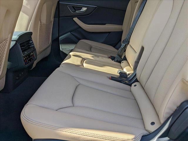 new 2025 Audi Q7 car, priced at $73,080