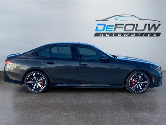 new 2025 BMW 540 car, priced at $76,955