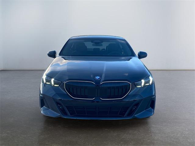 new 2025 BMW 540 car, priced at $76,955