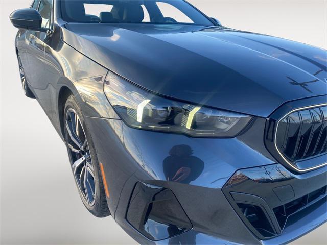 new 2025 BMW 540 car, priced at $76,955