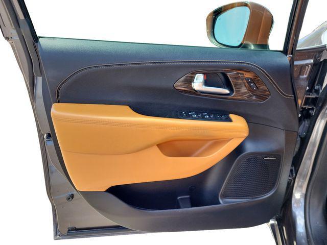 used 2021 Chrysler Pacifica car, priced at $34,385
