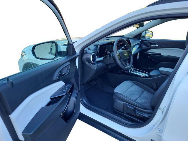 new 2025 Chevrolet Trax car, priced at $23,131