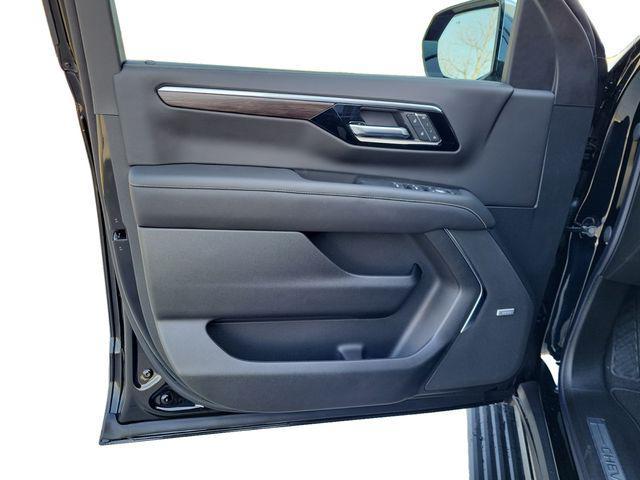 new 2025 Chevrolet Suburban car, priced at $94,690