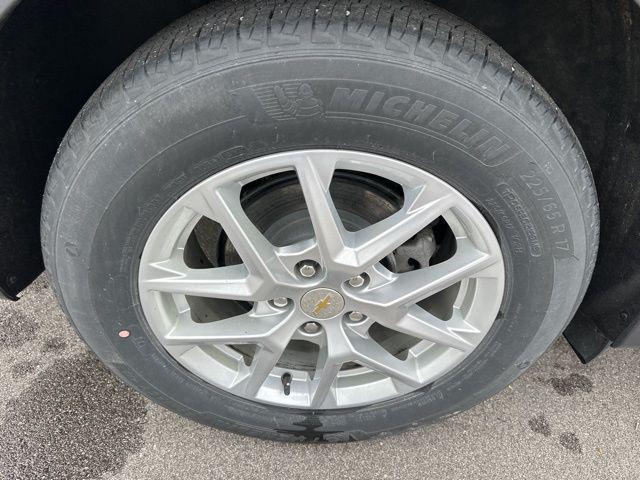 used 2023 Chevrolet Equinox car, priced at $25,494