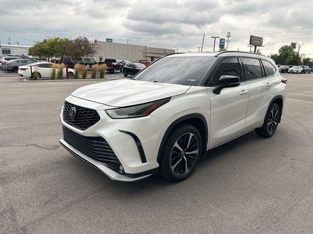 used 2021 Toyota Highlander car, priced at $32,385