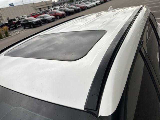 used 2021 Toyota Highlander car, priced at $32,385