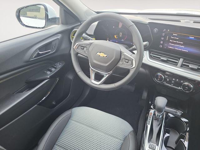 new 2025 Chevrolet Trax car, priced at $25,073