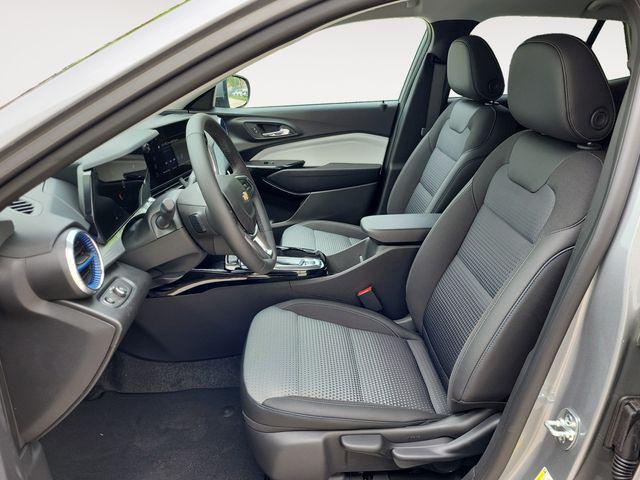new 2025 Chevrolet Trax car, priced at $24,975