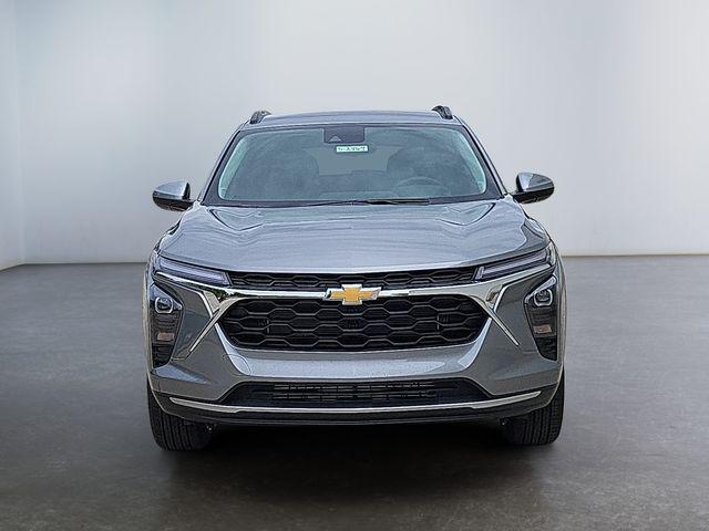 new 2025 Chevrolet Trax car, priced at $24,975