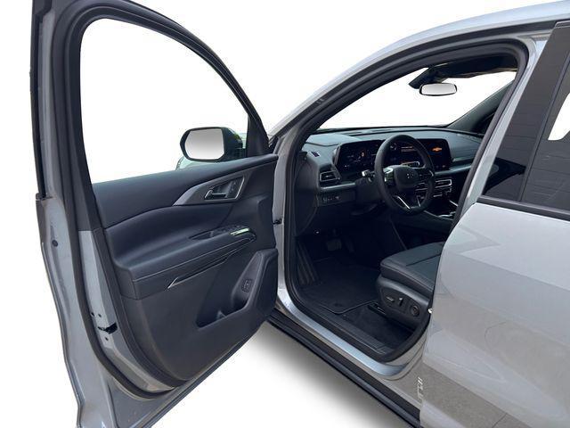 new 2025 Chevrolet Traverse car, priced at $46,330