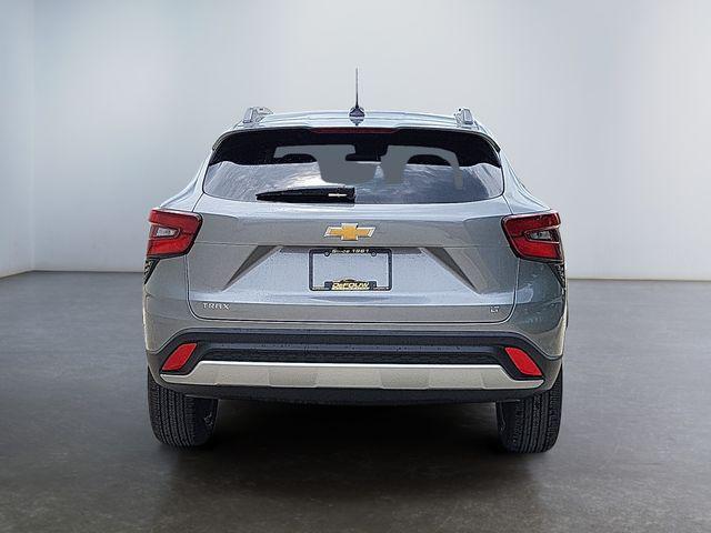new 2025 Chevrolet Trax car, priced at $24,975
