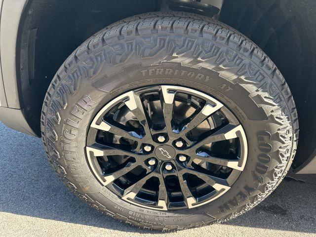 used 2025 Chevrolet Traverse car, priced at $53,900