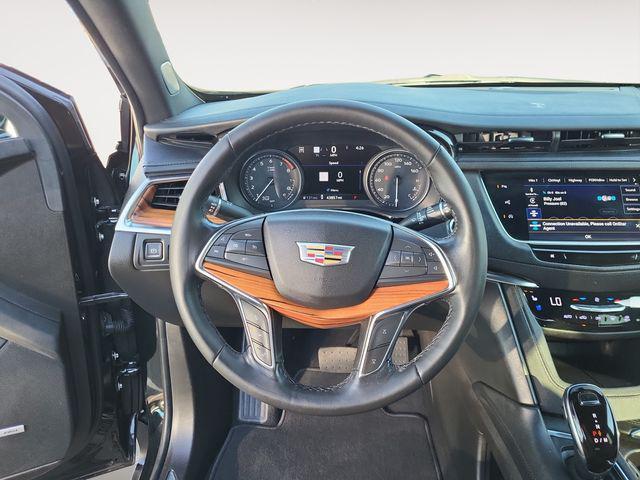 used 2022 Cadillac XT5 car, priced at $32,080
