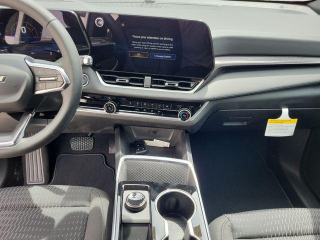 new 2026 Chevrolet Equinox car, priced at $31,995
