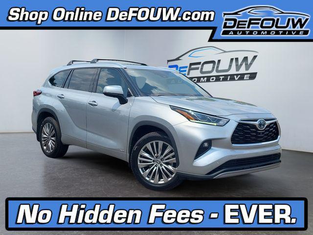 used 2022 Toyota Highlander Hybrid car, priced at $40,988