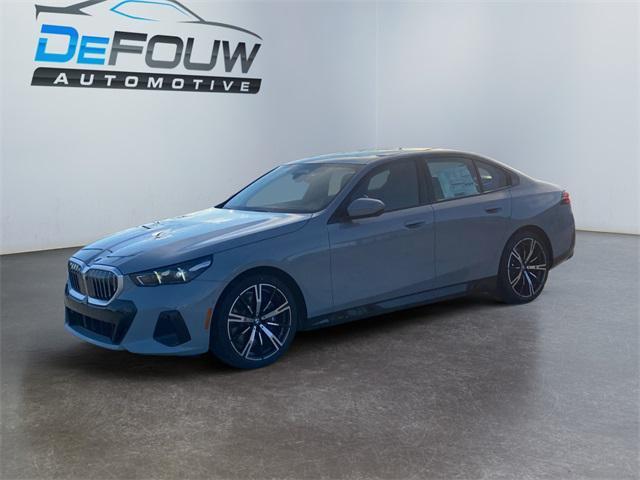 new 2025 BMW 540 car, priced at $77,905