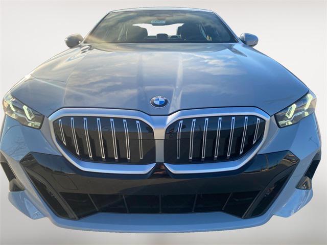 new 2025 BMW 540 car, priced at $77,905