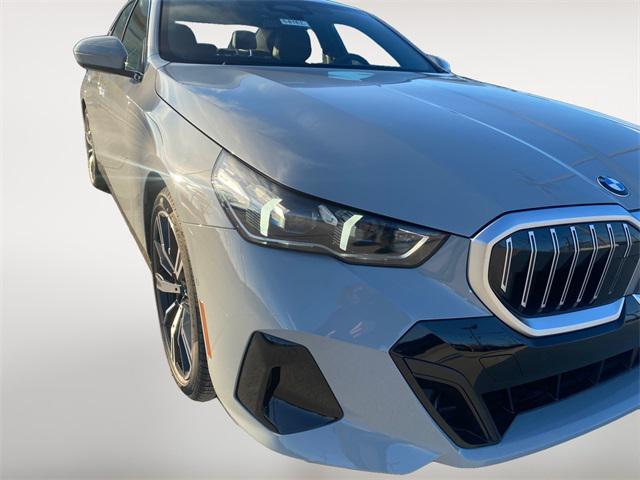 new 2025 BMW 540 car, priced at $77,905