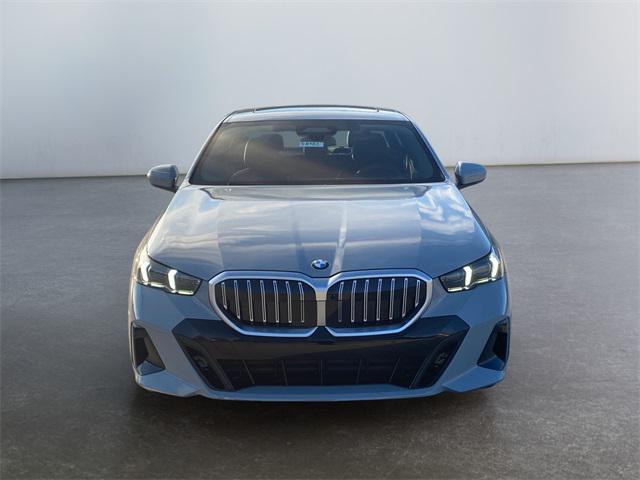 new 2025 BMW 540 car, priced at $77,905