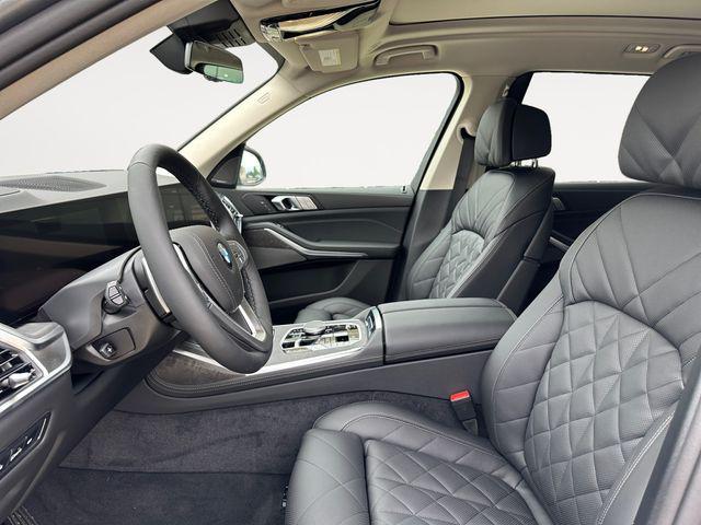new 2026 BMW X7 car, priced at $92,265