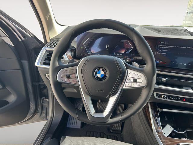 new 2025 BMW X7 car, priced at $89,695