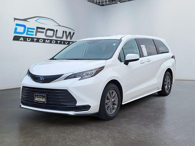 used 2022 Toyota Sienna car, priced at $33,417