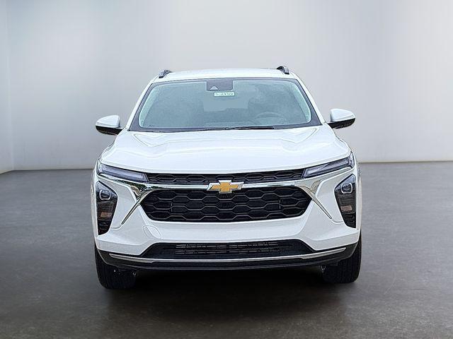 new 2025 Chevrolet Trax car, priced at $25,230