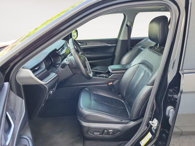 used 2022 Jeep Grand Cherokee car, priced at $28,107