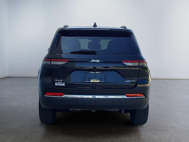 used 2022 Jeep Grand Cherokee car, priced at $28,107