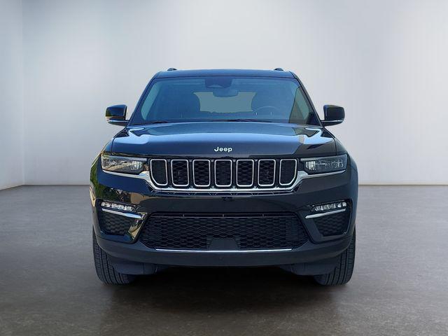 used 2022 Jeep Grand Cherokee car, priced at $28,107