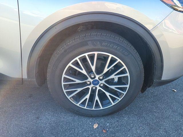 used 2022 Ford Escape car, priced at $20,321