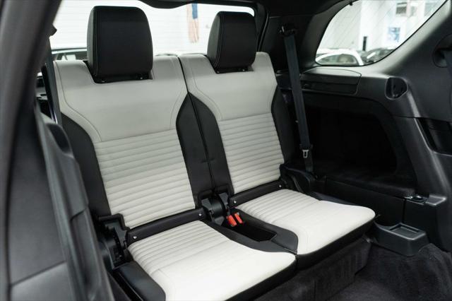 used 2021 Land Rover Discovery car, priced at $34,900