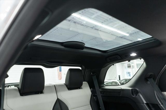 used 2021 Land Rover Discovery car, priced at $34,900
