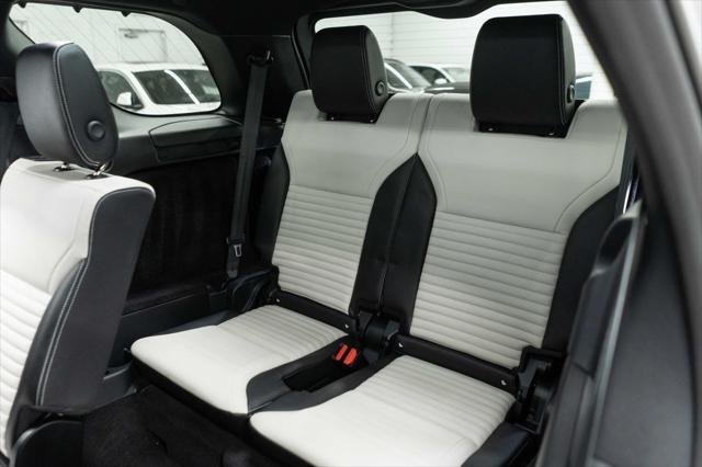 used 2021 Land Rover Discovery car, priced at $34,900