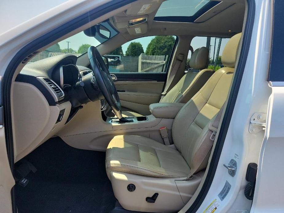 used 2017 Jeep Grand Cherokee car, priced at $17,090