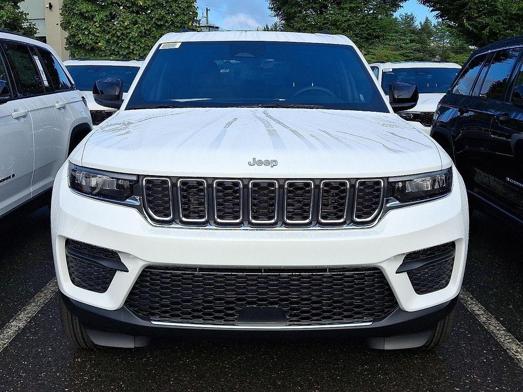 new 2025 Jeep Grand Cherokee car, priced at $40,924