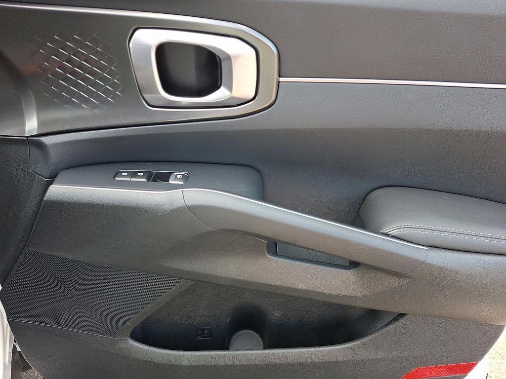 used 2023 Kia Sorento Hybrid car, priced at $32,598