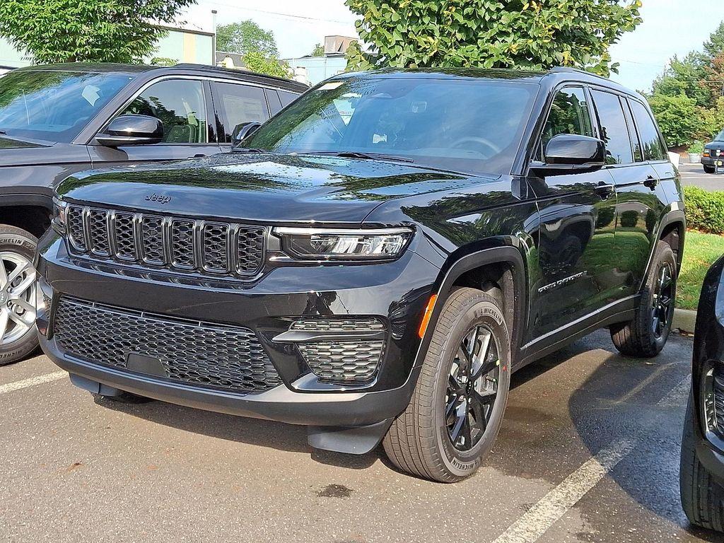 new 2025 Jeep Grand Cherokee car, priced at $42,079