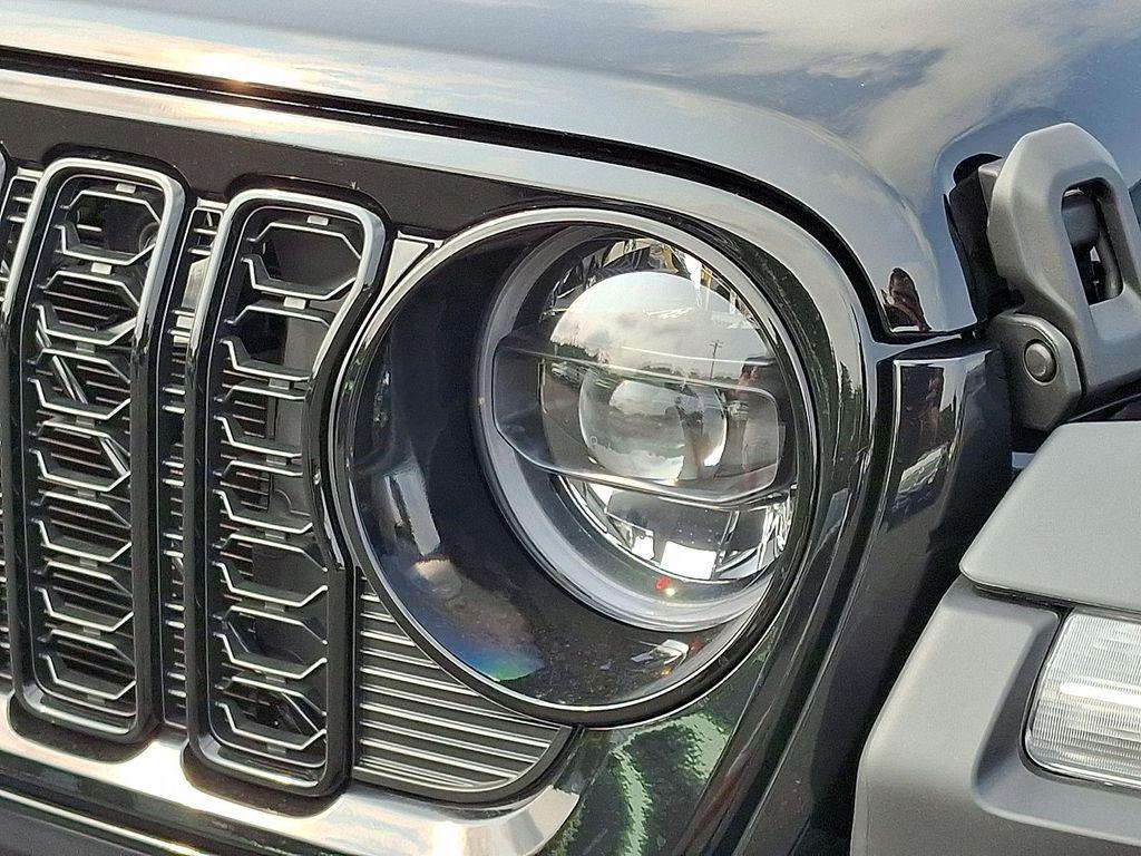 new 2025 Jeep Wrangler car, priced at $52,174