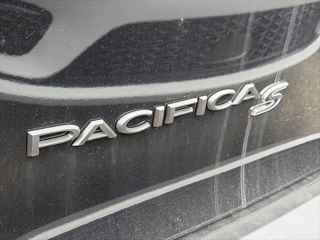 new 2024 Chrysler Pacifica car, priced at $43,039