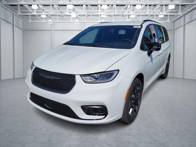 new 2024 Chrysler Pacifica car, priced at $45,544