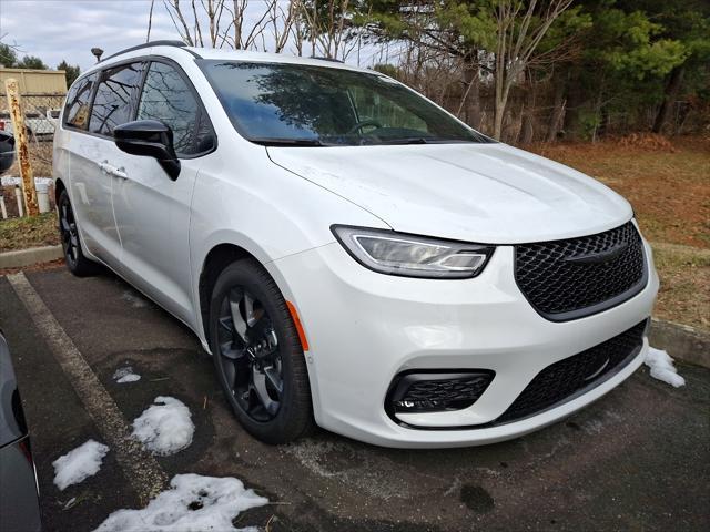 new 2024 Chrysler Pacifica car, priced at $43,539